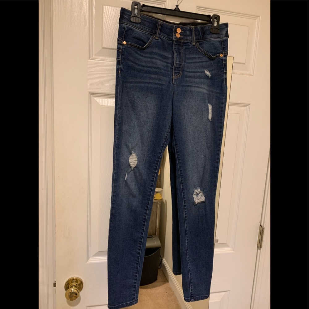 Candie’s Size 7 / 28W skinny jeans